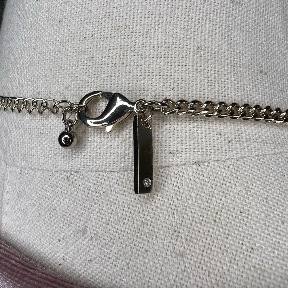 White House Black Market Necklace - Picture 9 of 14